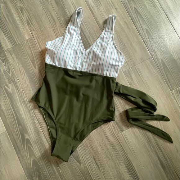 NWOT One piece swimsuit - Picture 2 of 7